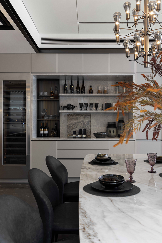 Elegant And Functional Sideboard: The Perfect Dining Room Companion