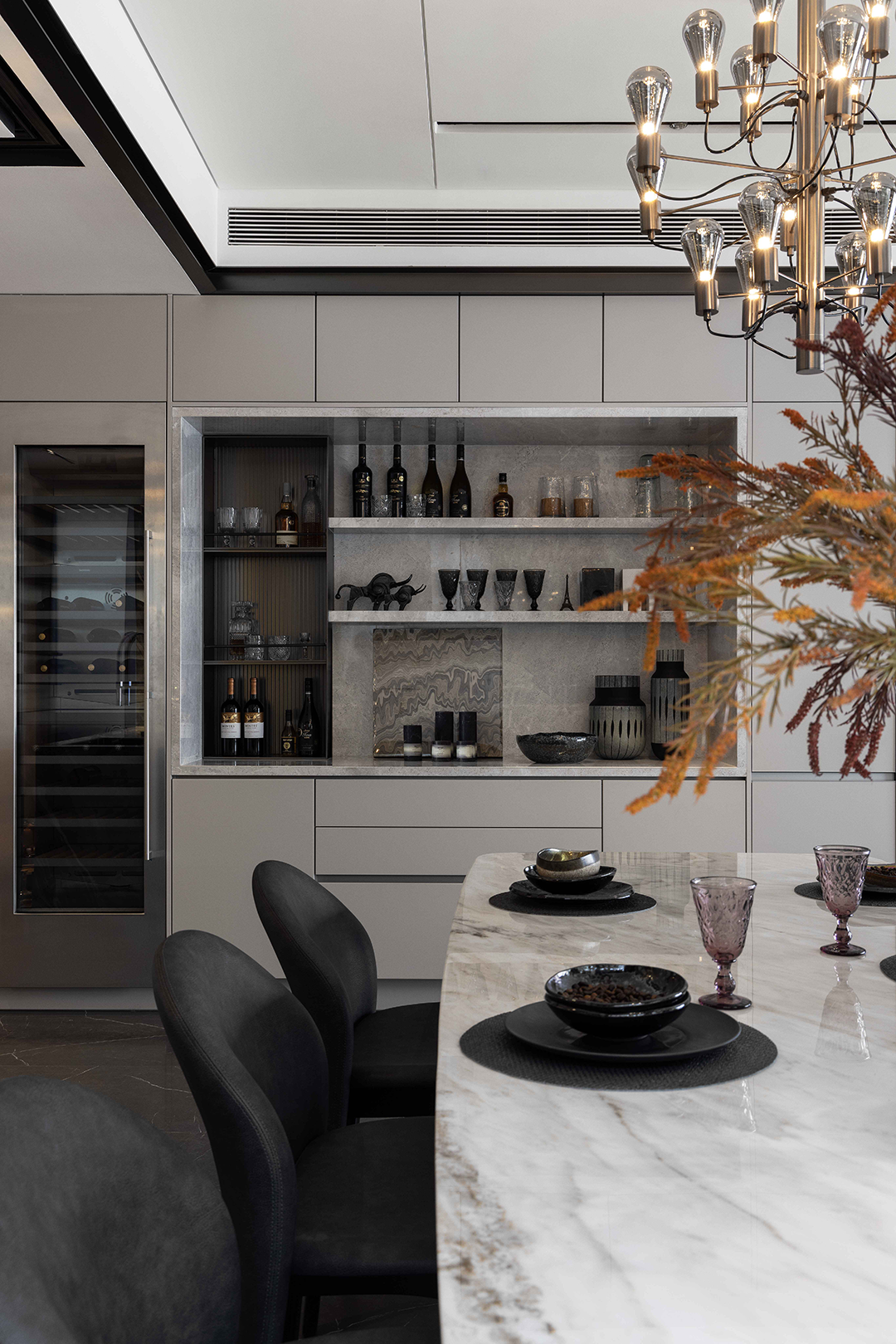 Elegant And Functional Sideboard: The Perfect Dining Room Companion