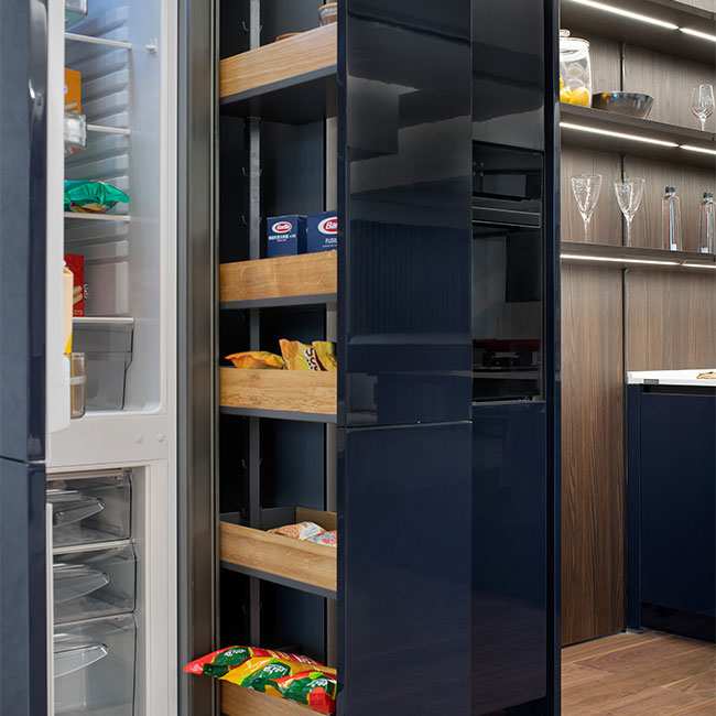 Modern Cabinet for Open Kitchen with Dark Blue High Glossy Lacquer Doors And Wood Grain Laminate Shelf