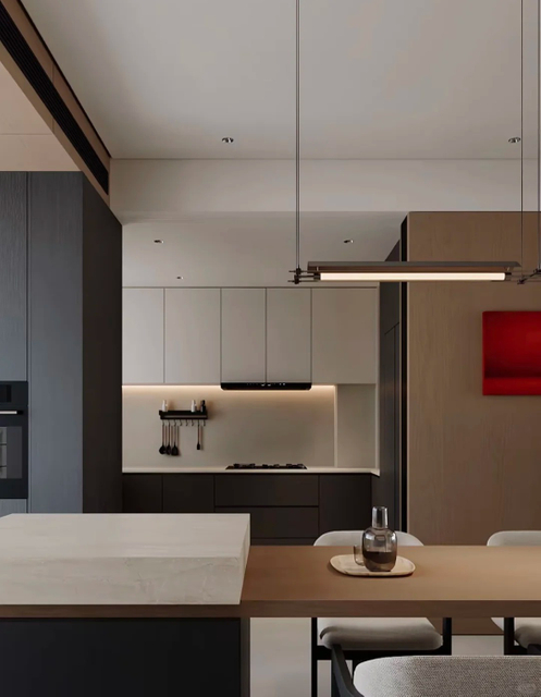 Chic Industrial - Inspired Open - Plánujte kuchyň a jídelní prostor s elegantním, tmavě - tmavované skříňky a funkční čtvercový jídelní stůl